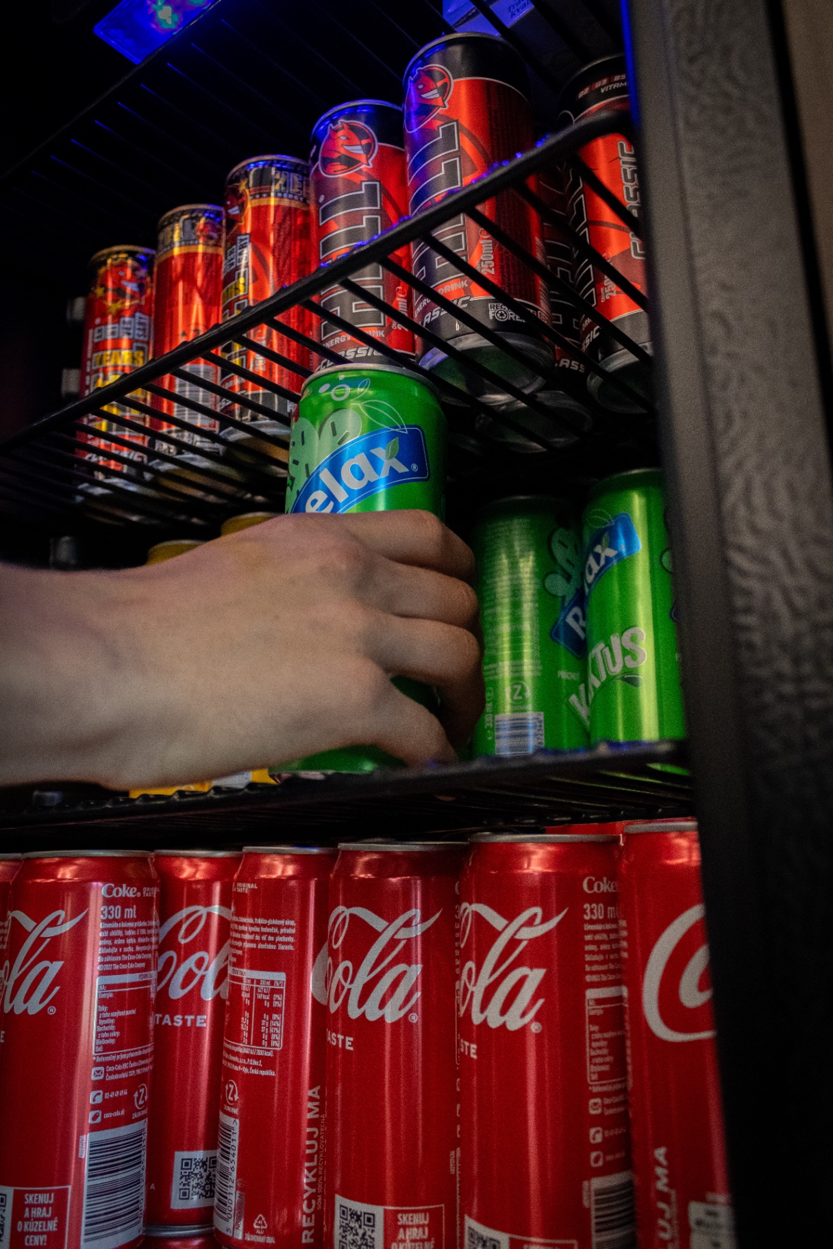 Studené nápoje na účet podniku — Kola, Relax aj energetické nápoje — vyber si, čo ti chutí.
